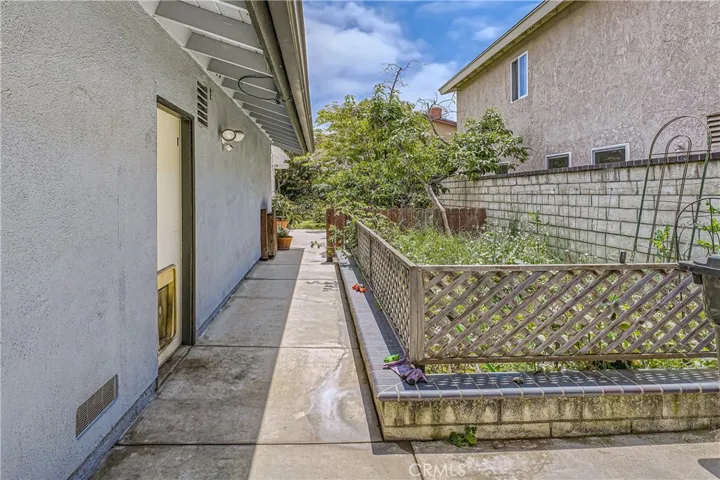 8842 Dorsett Drive, Huntington Beach, California 92646
