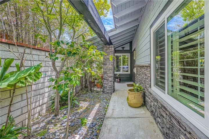 8842 Dorsett Drive, Huntington Beach, California 92646