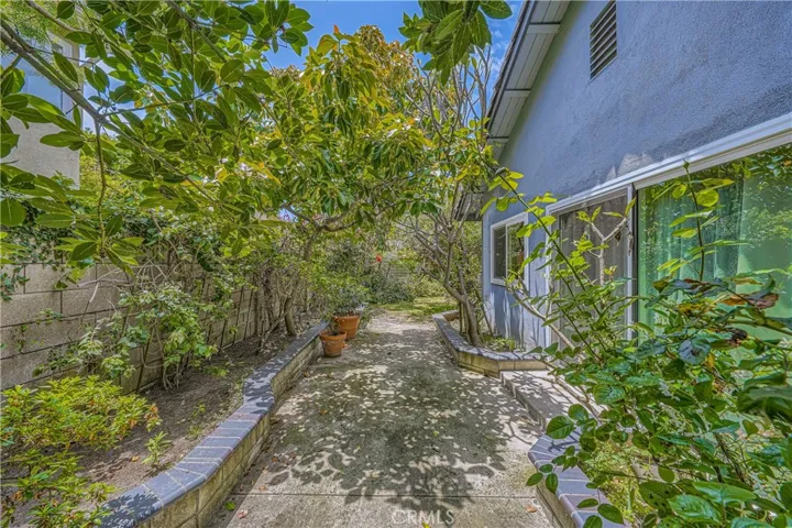 8842 Dorsett Drive, Huntington Beach, California 92646