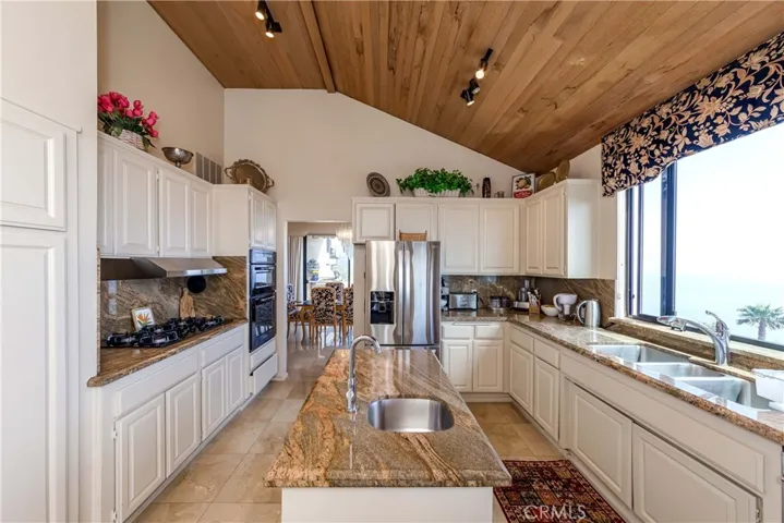 30526 Rhone Drive, Rancho Palos Verdes, California 90275