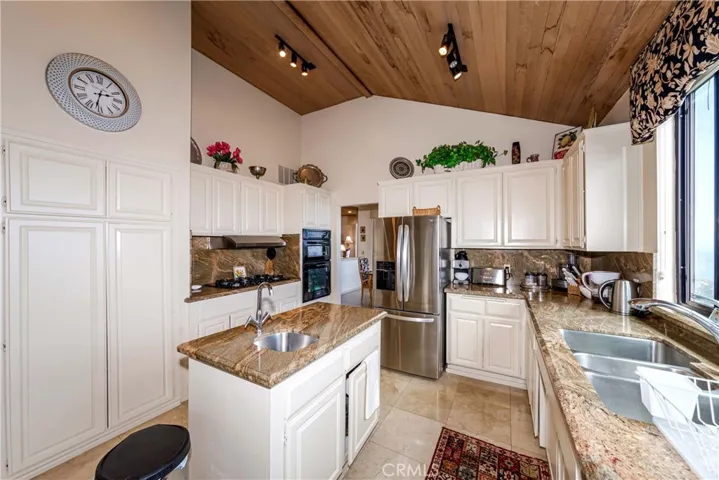 30526 Rhone Drive, Rancho Palos Verdes, California 90275