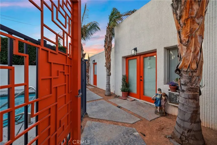 550 E Cottonwood Road, Palm Springs, California 92262