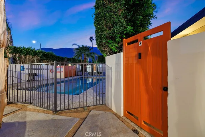 550 E Cottonwood Road, Palm Springs, California 92262