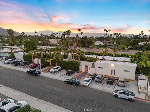 550 E Cottonwood Road, Palm Springs, California 92262