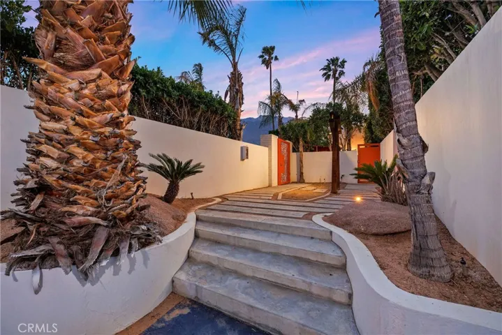 550 E Cottonwood Road, Palm Springs, California 92262