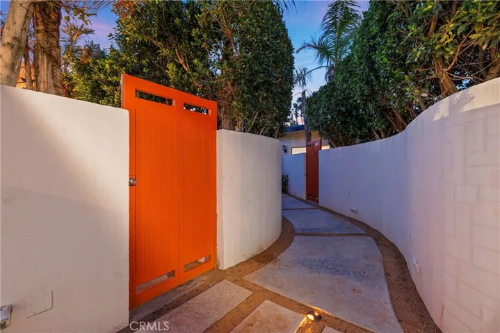 550 E Cottonwood Road, Palm Springs, California 92262