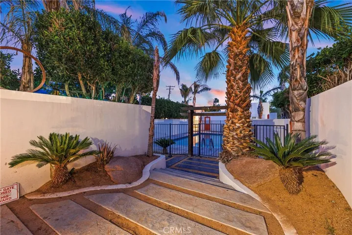 550 E Cottonwood Road, Palm Springs, California 92262