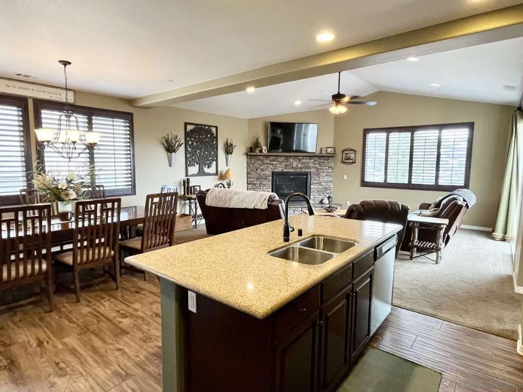 231 Maple Ridge Dr, Big Bear, California 92314 home-pic-9