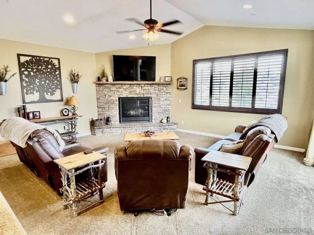 231 Maple Ridge Dr, Big Bear, California 92314 home-pic-12