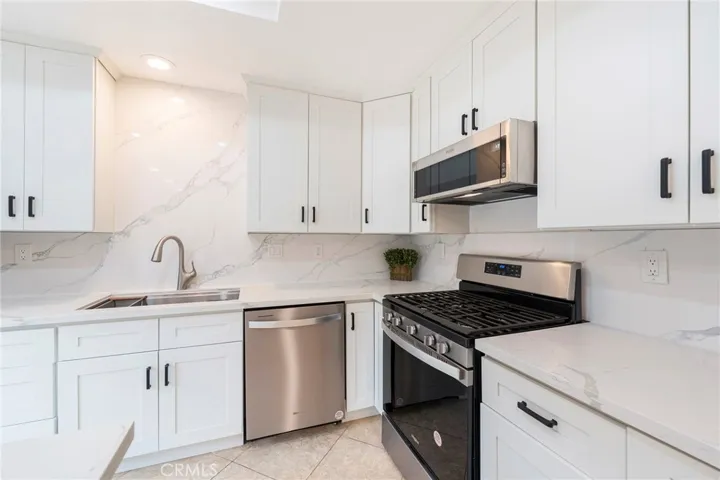 571 Springbrook N 25, Irvine, California 92614
