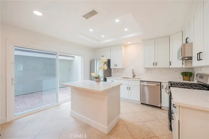 571 Springbrook N 25, Irvine, California 92614