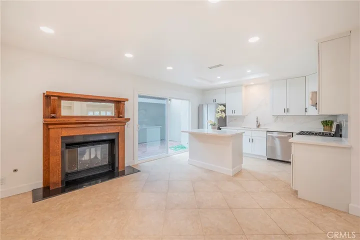 571 Springbrook N 25, Irvine, California 92614