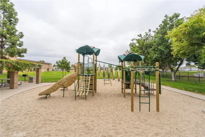 571 Springbrook N 25, Irvine, California 92614