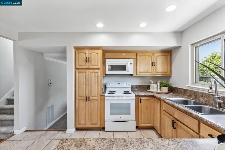 7026 Ann Arbor Way, Dublin, California 94568-2161