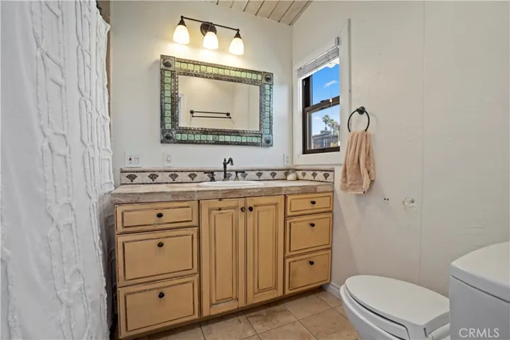 1029 Katella Street, Laguna Beach, California 92651