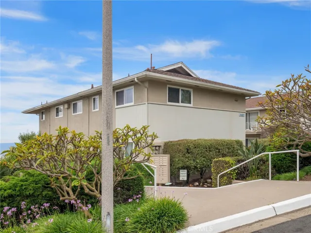 21682 Ocean Vista Drive D, Laguna Beach, California 92651