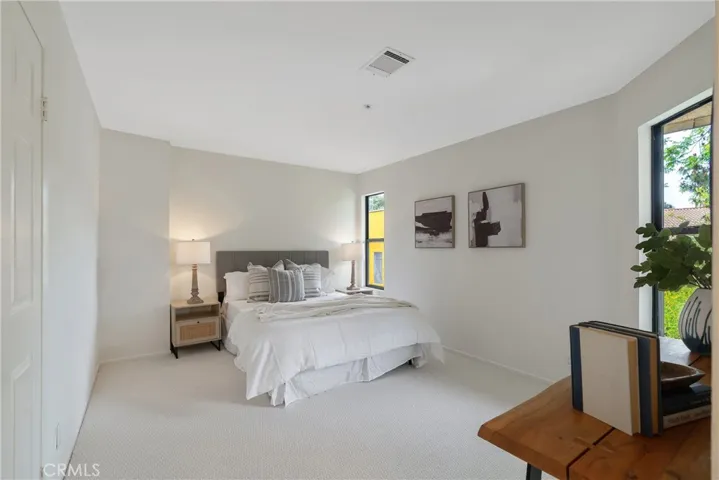 322 S Mentor Avenue 4, Pasadena, California 91106