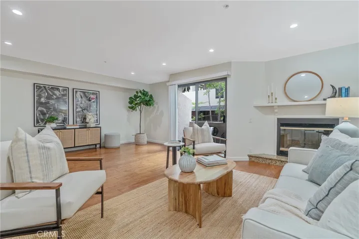 322 S Mentor Avenue 4, Pasadena, California 91106