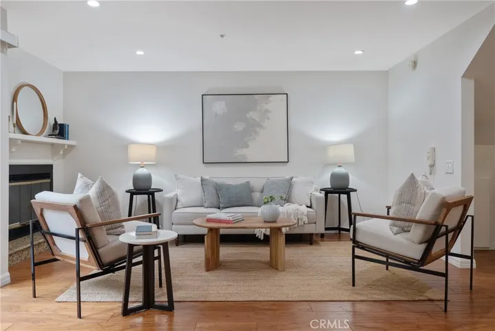 322 S Mentor Avenue 4, Pasadena, California 91106