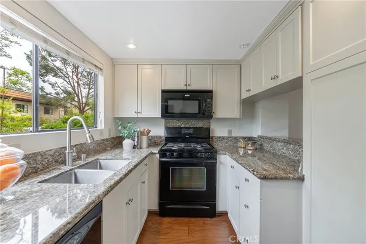 322 S Mentor Avenue 4, Pasadena, California 91106