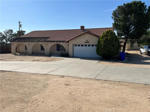 18820 Otomian Road, Apple Valley, California 92307