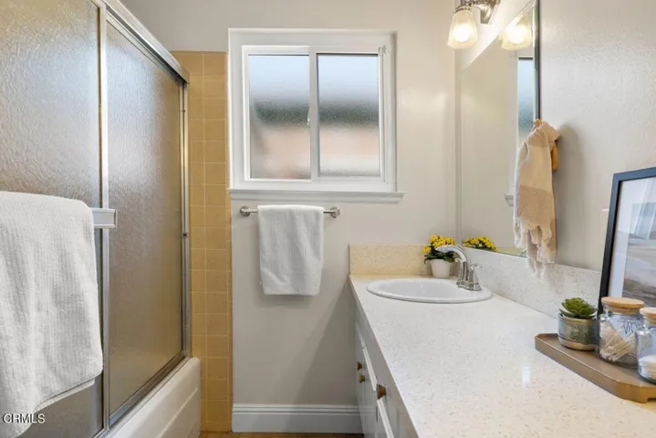 176 Petit - Guest Bathroom