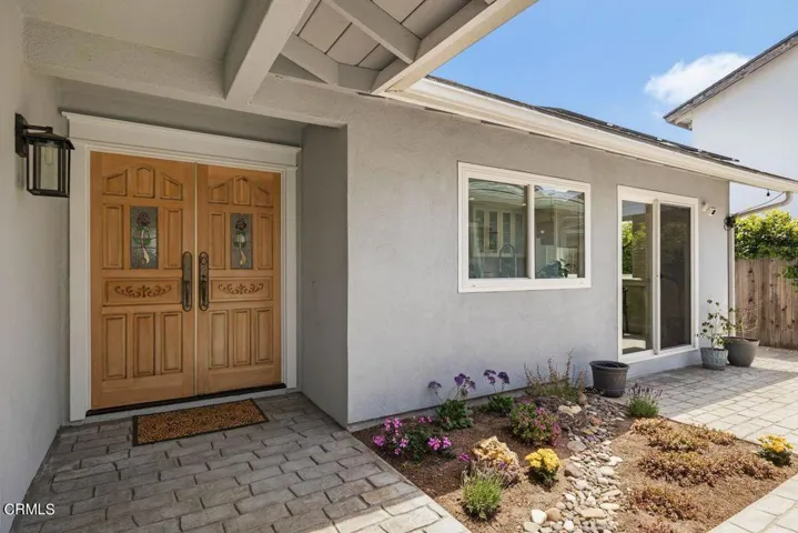 176 Petit - Courtyard