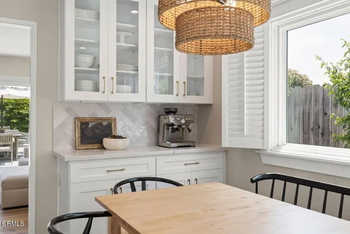 176 Petit - Hutch