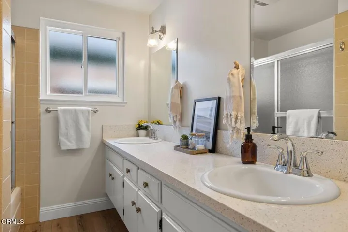 176 Petit - Double Sink