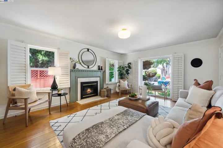 968 Pearl St, Alameda, California 94501