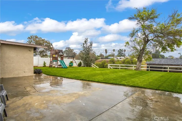 33911 Avenue H, Yucaipa, California 92399