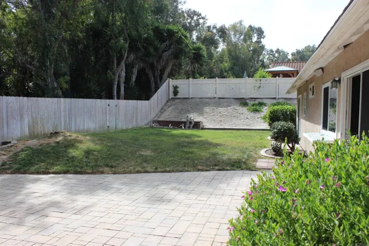 4635 Trieste Drive, Carlsbad, California 92010