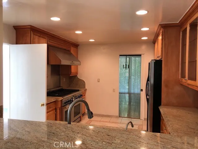 4041 Dover Road, La Canada Flintridge, California 91011