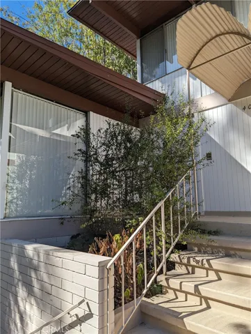 4041 Dover Road, La Canada Flintridge, California 91011