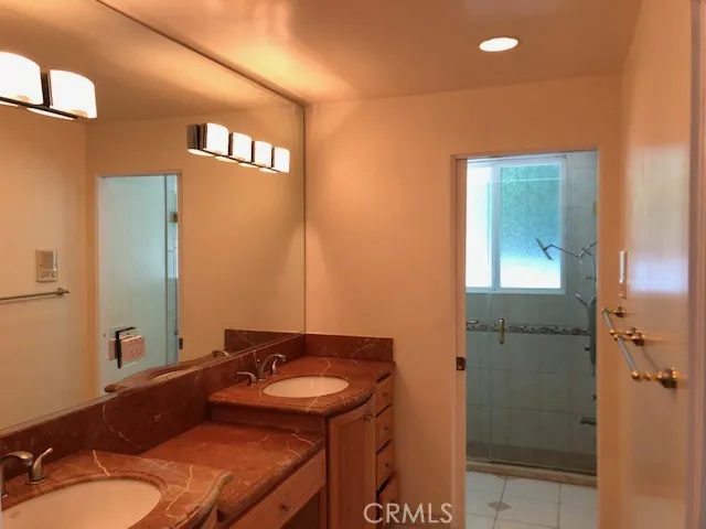 4041 Dover Road, La Canada Flintridge, California 91011