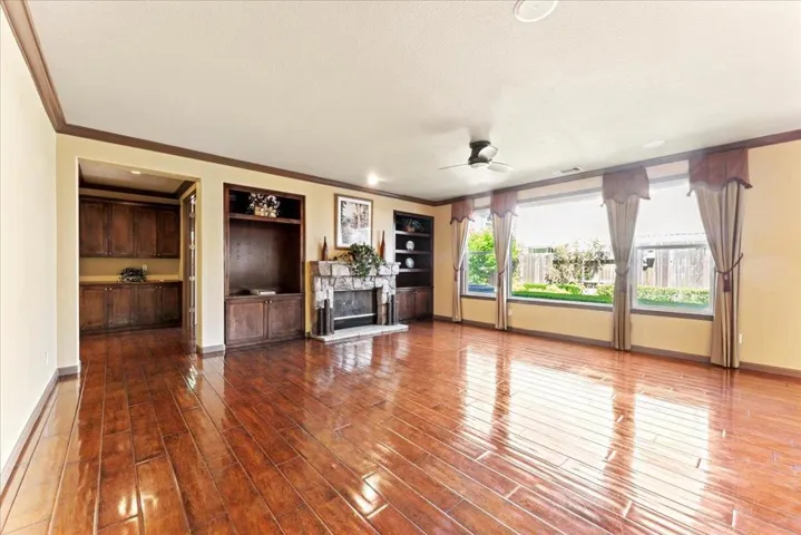 3148 Knightsbridge Drive, Modesto, California 95355