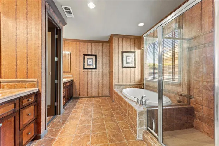 3148 Knightsbridge Drive, Modesto, California 95355