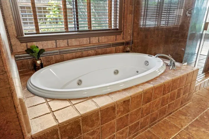 3148 Knightsbridge Drive, Modesto, California 95355