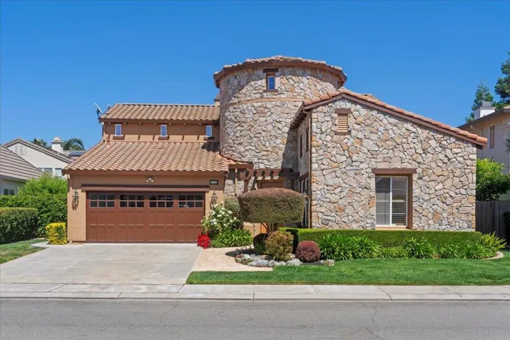 3148 Knightsbridge Drive, Modesto, California 95355