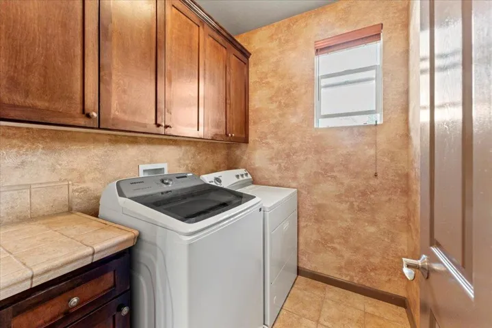 3148 Knightsbridge Drive, Modesto, California 95355