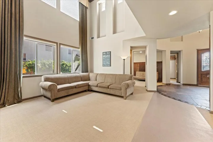 3148 Knightsbridge Drive, Modesto, California 95355
