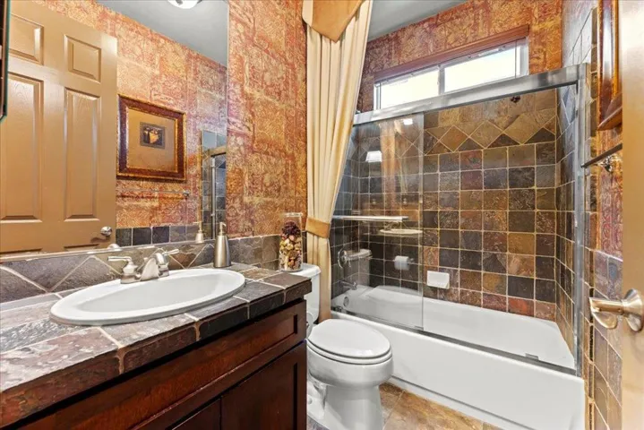 3148 Knightsbridge Drive, Modesto, California 95355