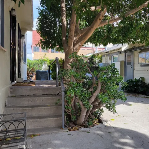 387 Freeman Avenue, Long Beach, California 90814