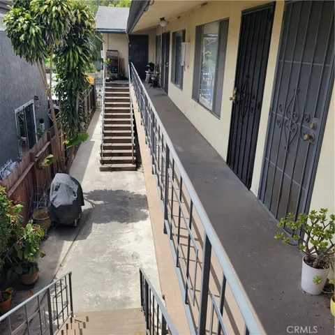 2449 E 5th Street, Long Beach, California 90814