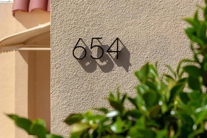 654 Santa Rosa Ave, Berkeley, California 94707