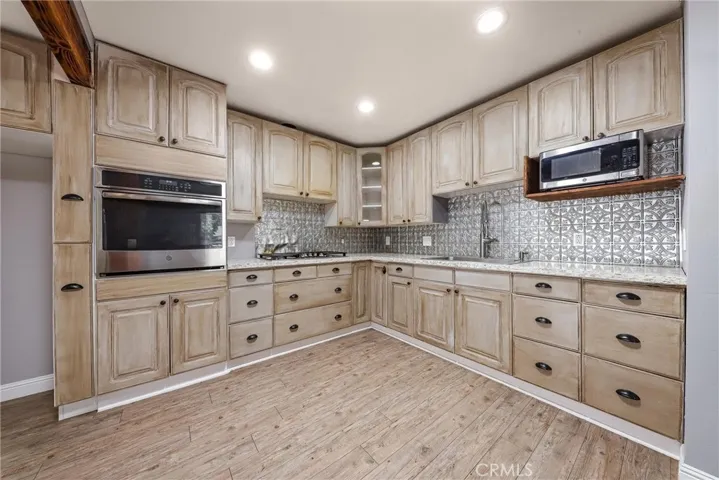 40556 11th Street W, Palmdale, California 93551
