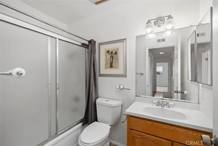 Upstairs hallway bathroom.