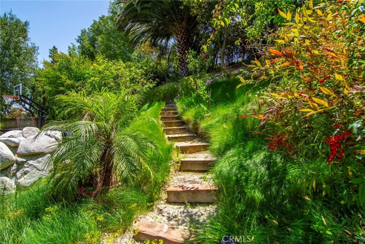 23900 Stagg Street, West Hills, California 91304