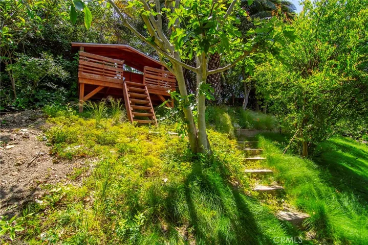 23900 Stagg Street, West Hills, California 91304