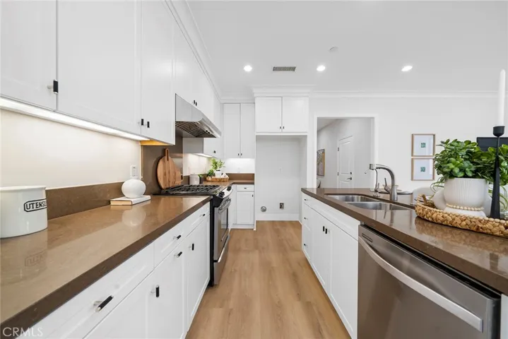 105 Overbrook, Irvine, California 92620